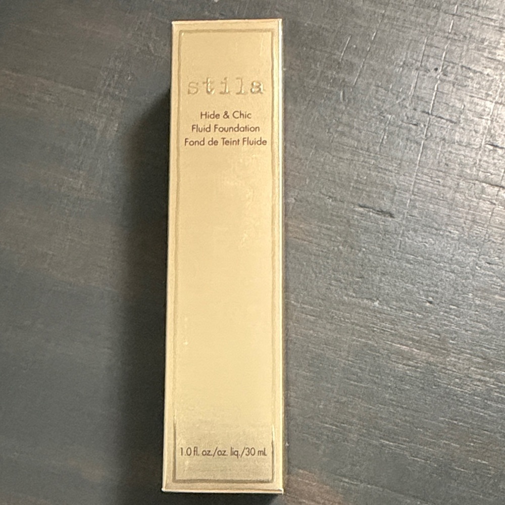 Stila Hide & Chic Foundation in tan 3
